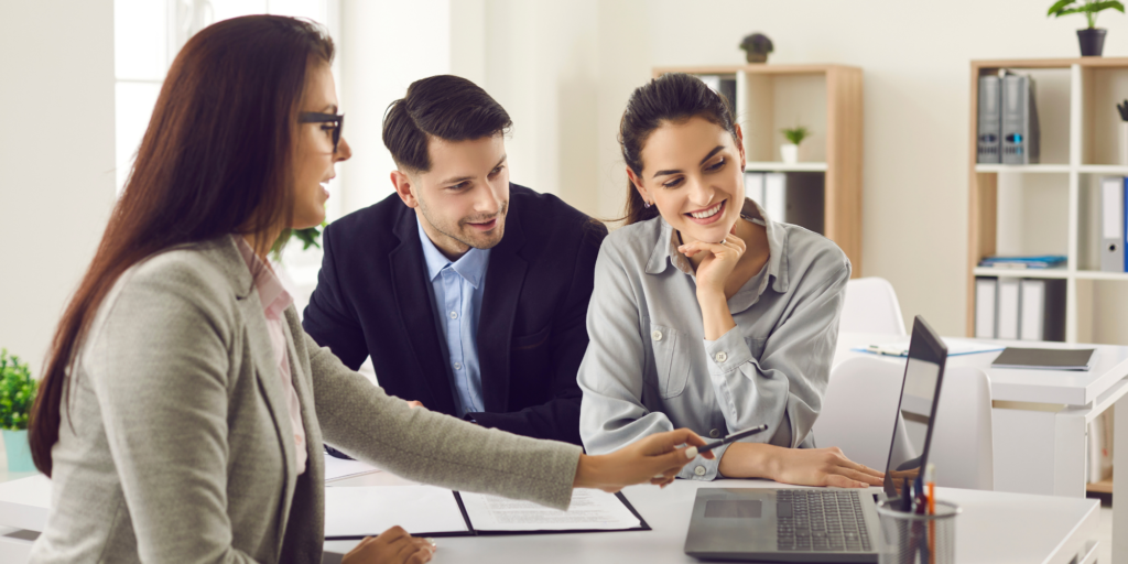 Your Guide to Homeownership: Exploring Alternative Financing Options Bank officer consulting with a client.